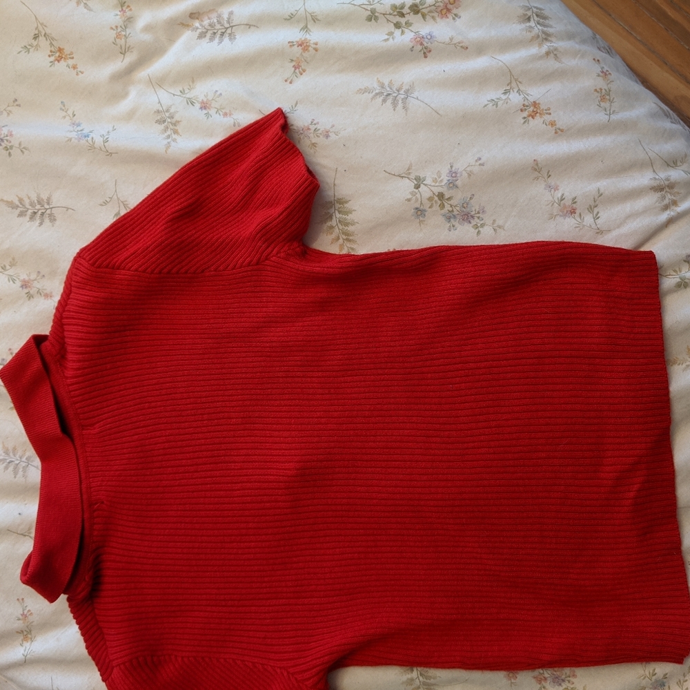 Forever 21 Red Top - Picture 5 of 6